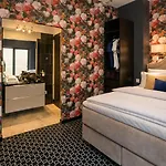 Amber Na Starym Miescie Adults Only Lägenhetshotell 4*