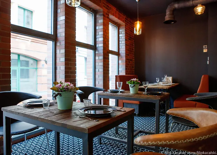 アパートホテル Amber Na Starym Miescie Adults Only 4*